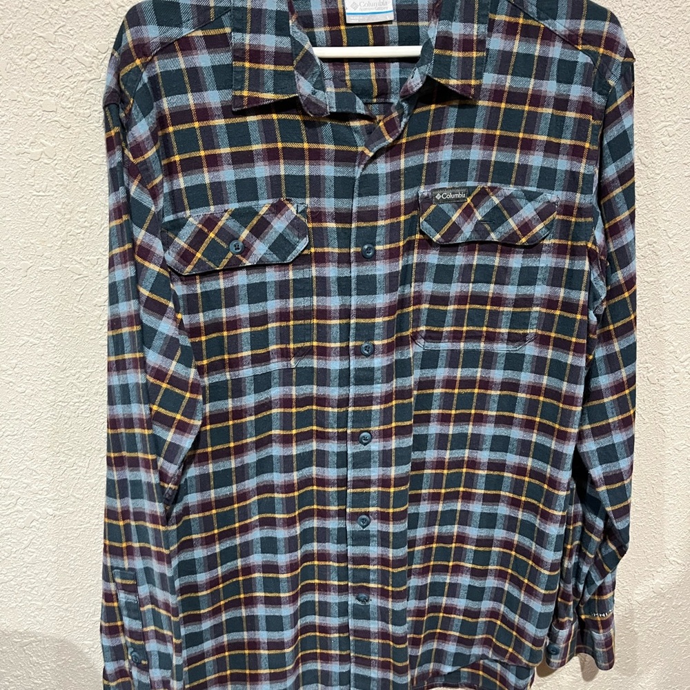 Columbia Blue and Gray Casual Button Down Shirt